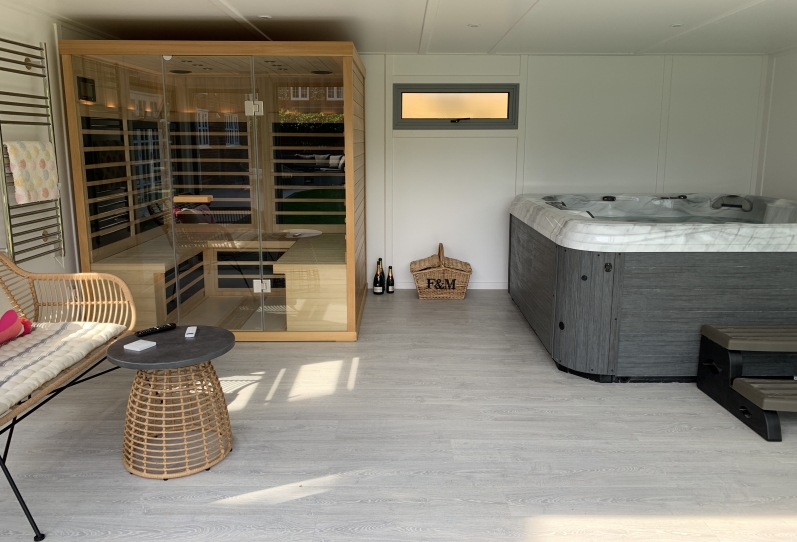 Hot tub and Sauna garden room Tring  Cheshire