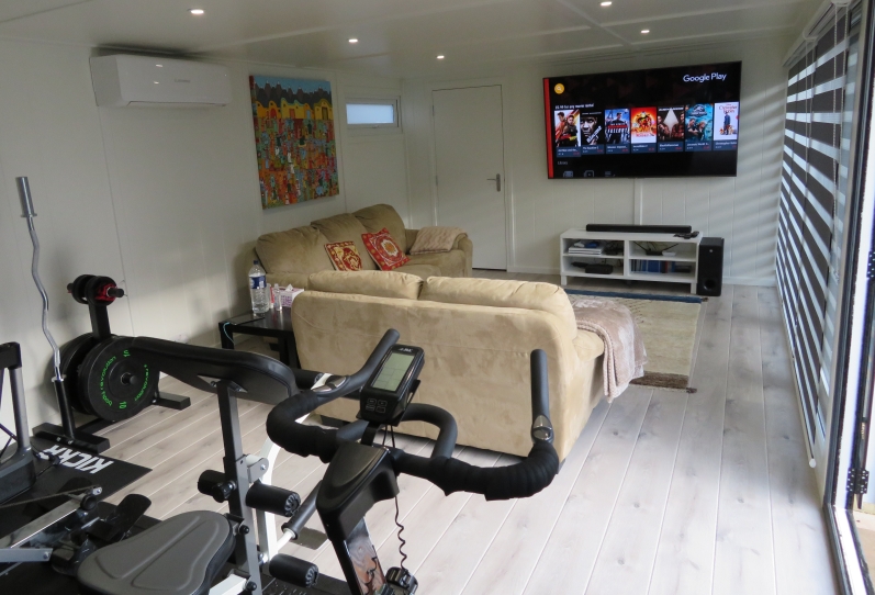 Garden Room with Gym and Store Wembley Park