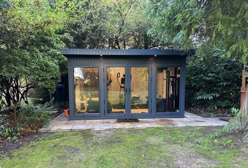 4.2m x 3.7m Kite Garden Room with Sauna & Gym in East Sussex