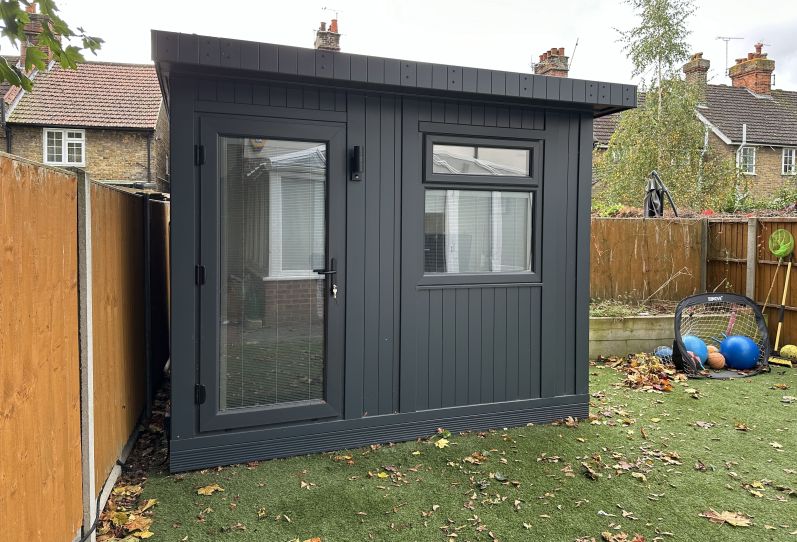 2.9m x 2.5m Jay Garden Office in London