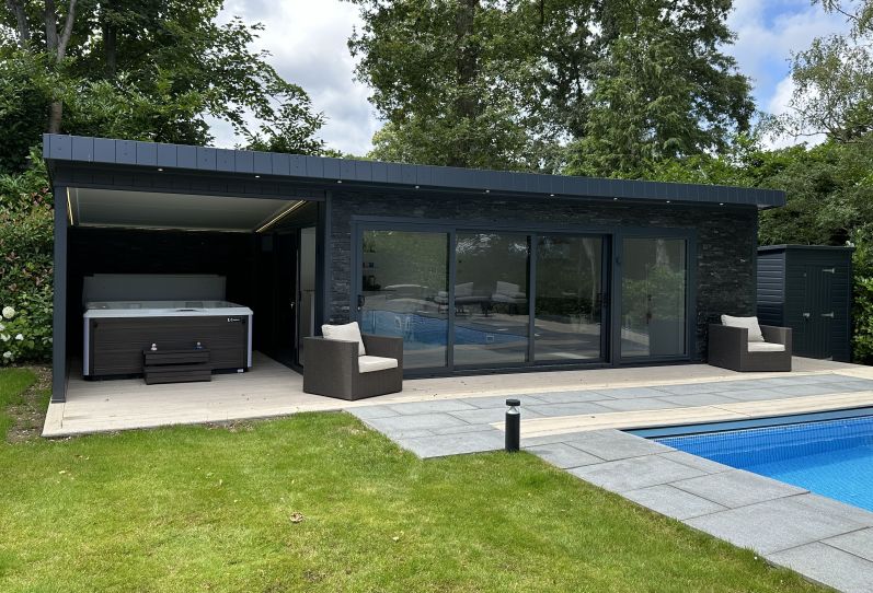 poolside room with Tri-sliding doors and side canopy ref 6354