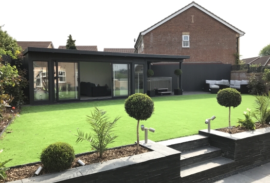 Garden Room with Gym and Hot Tub Canopy Sussex